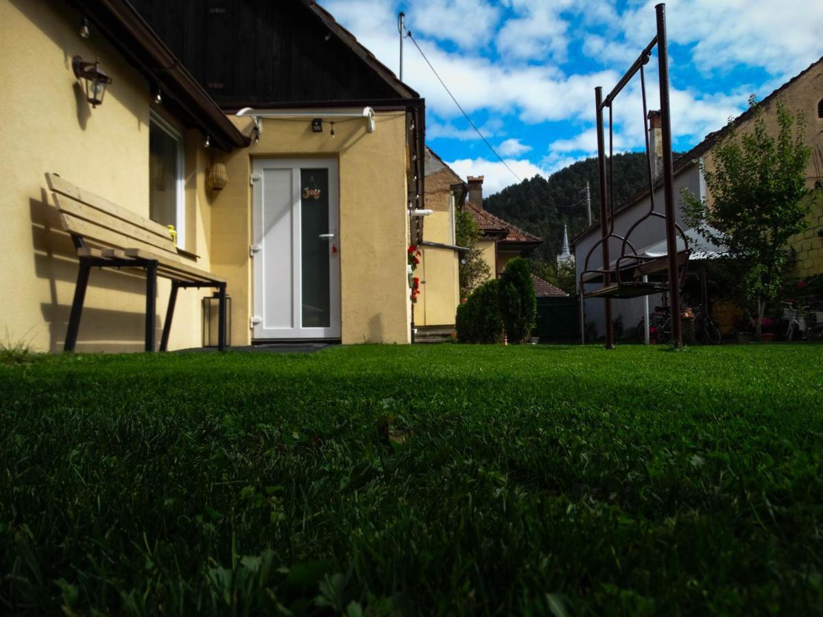 Villa Casa Joy à Rîşnov Extérieur photo